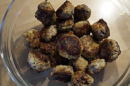 肉球,肉饺子,koetbullar