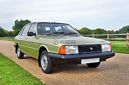 那辆旧车,车,老