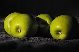 青苹果,明暗对比,静物