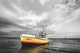 船,岸,鱼舟
