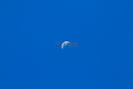 月亮,蓝色的天空,蔚