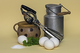 牛奶,蛋,搅拌器