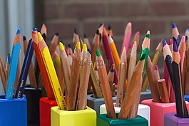 彩色的铅笔,颜色,木衣夹