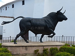 龙达,斗牛场,雕像