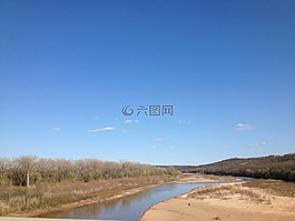 河,俄克拉荷马州,蓝色的天空