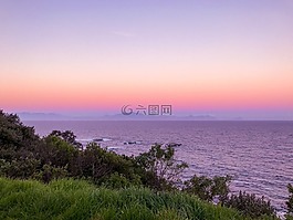 士嘉堡,西蒙斯的小镇,角点