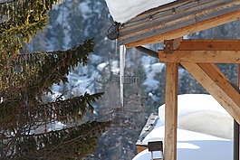 钟乳石,白雪皑皑的屋顶,雪