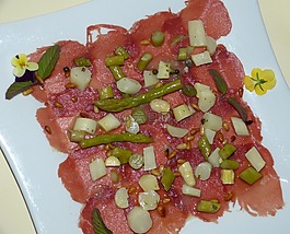 生牛肉片,火腿,干腌火腿