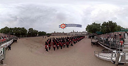 英女王90大寿阅兵VR视频
