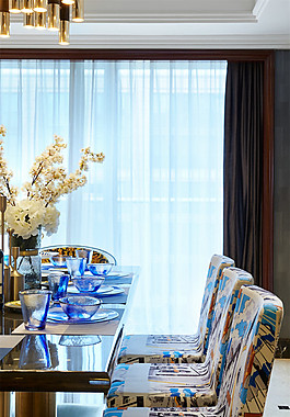 落地窗采光客厅装修效果图