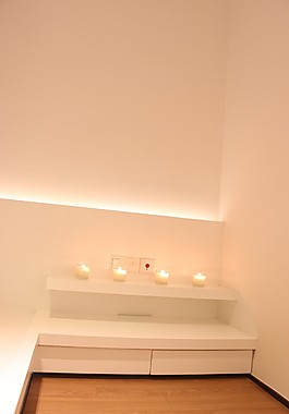 现代简约室内灯光背景墙设计图