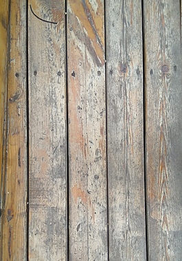 景区山道带钉木板台阶