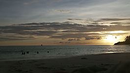 在森塞特洗澡的人