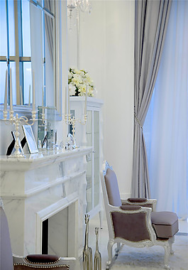 现代简欧客厅白色吊顶装修效果图