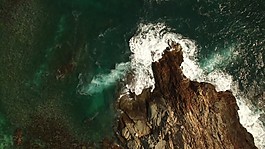 大气实拍海浪拍击岩石视频素材