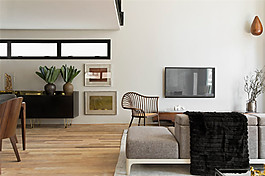 现代时尚客厅深灰色沙发室内装修效果图