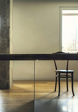 现代文艺客厅灰色花纹柱子室内装修效果图