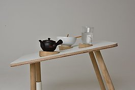 倾斜的桌子产品设计