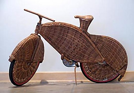 用藤条编的自行车