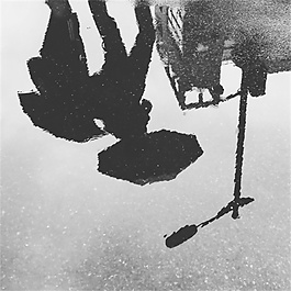雨打在塑料棚上音效素材