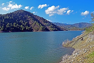 湖泊水库风景